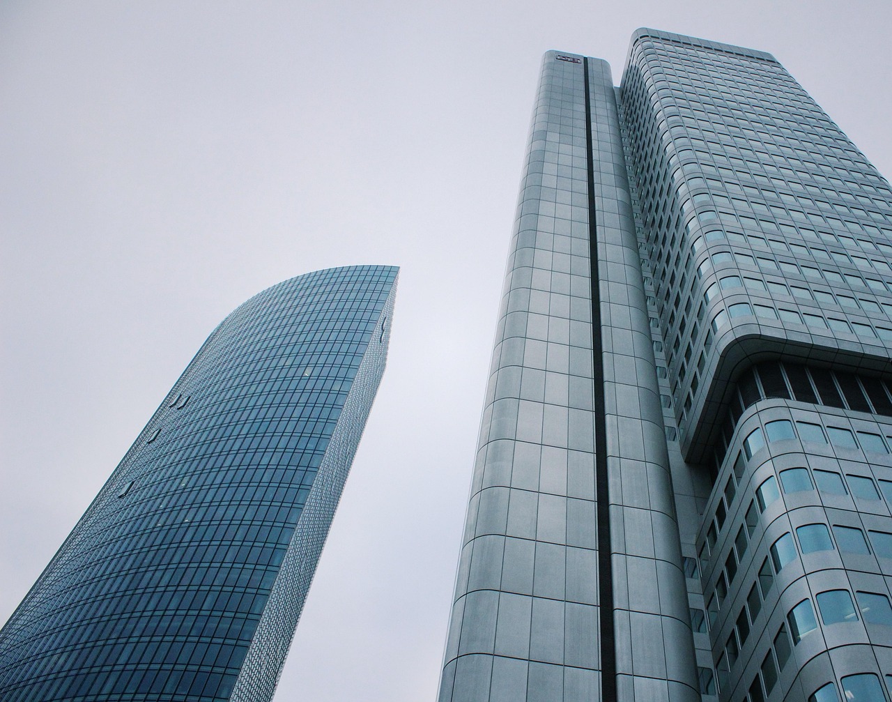 Skyscraper, corporate, modern buildings — The Excellent Small Firm Concepts For Gals